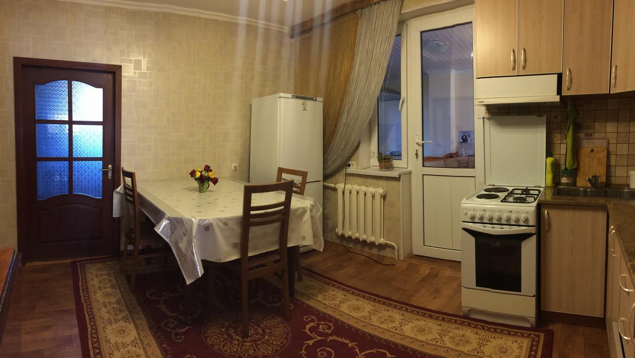 Holiday Hostel House Bişkek Dış mekan fotoğraf