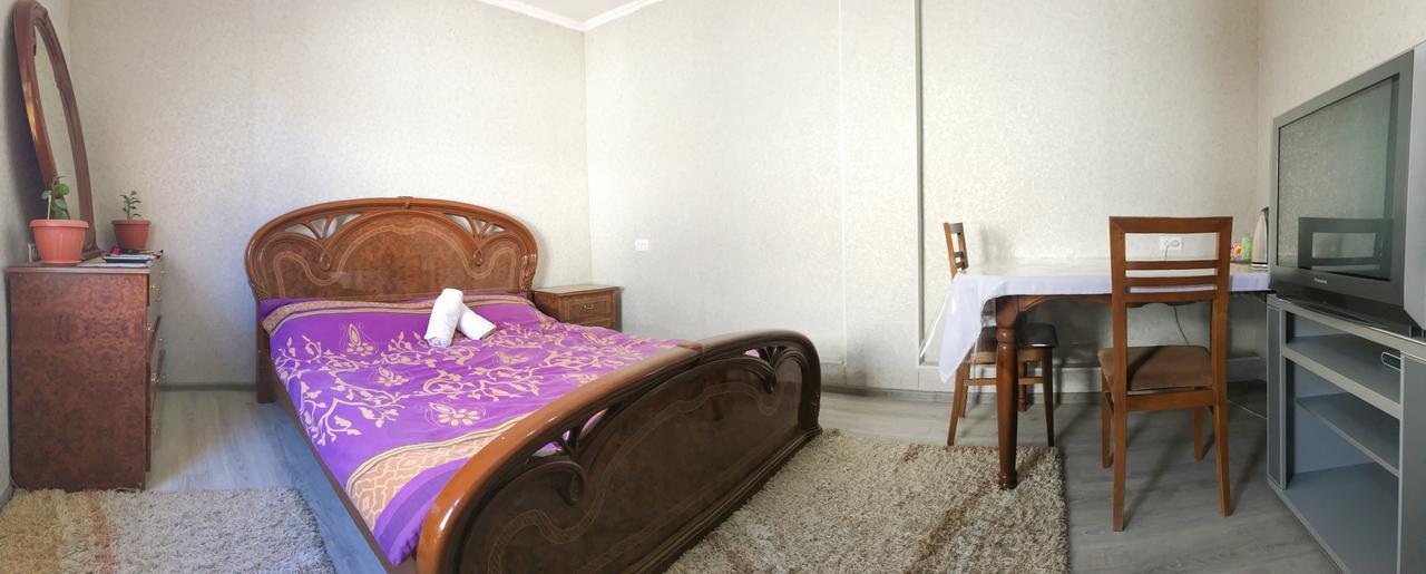 Holiday Hostel House Bişkek Dış mekan fotoğraf