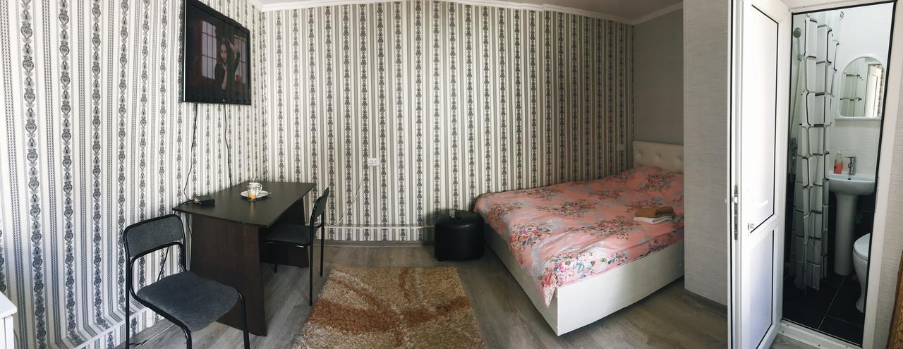 Holiday Hostel House Bişkek Dış mekan fotoğraf
