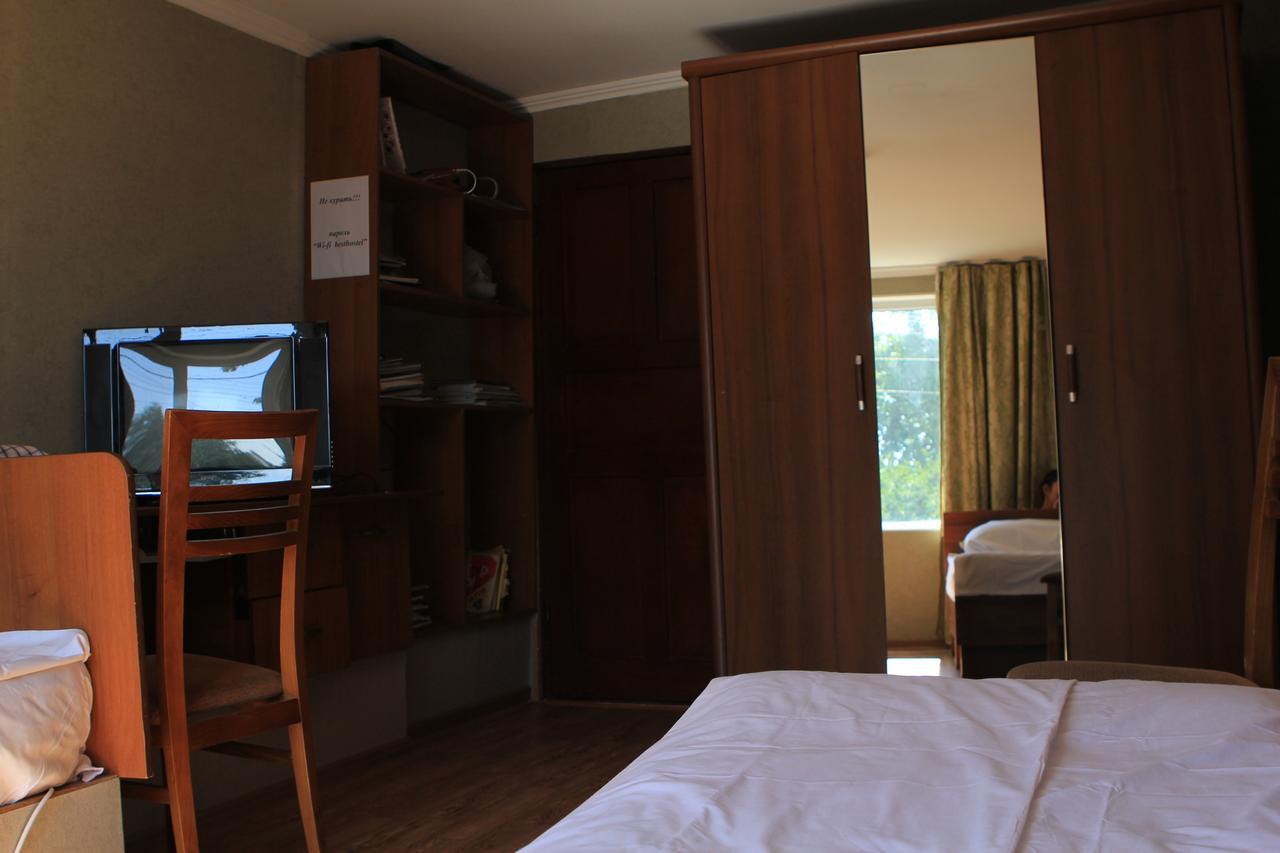 Holiday Hostel House Bişkek Dış mekan fotoğraf