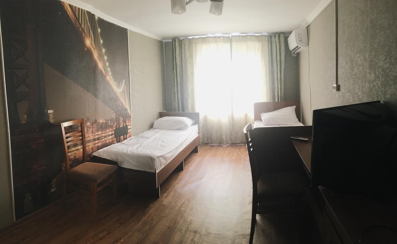 Holiday Hostel House Bişkek Dış mekan fotoğraf