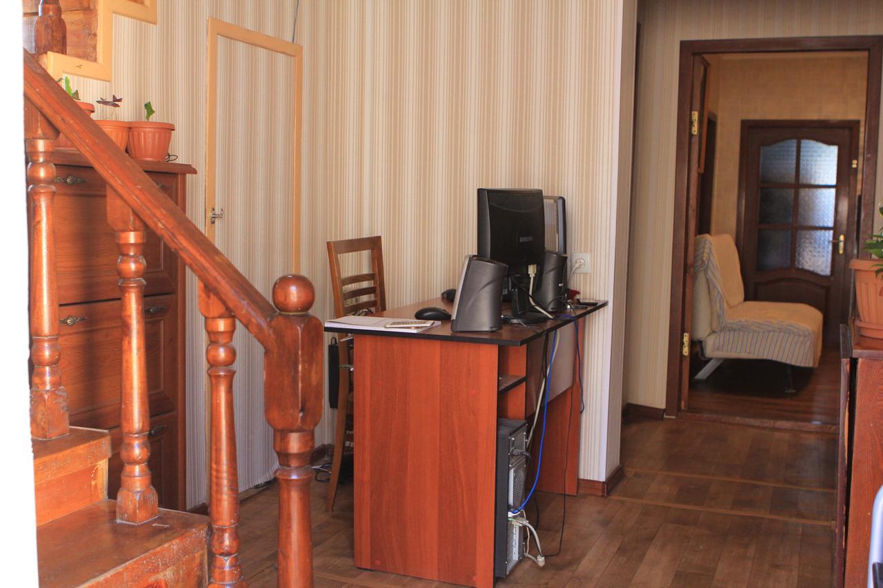 Holiday Hostel House Bişkek Dış mekan fotoğraf