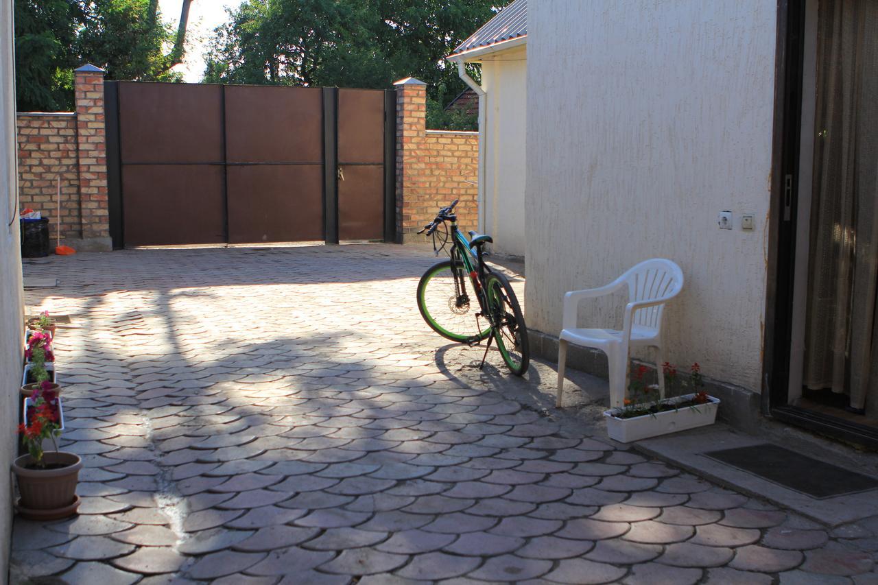 Holiday Hostel House Bişkek Dış mekan fotoğraf