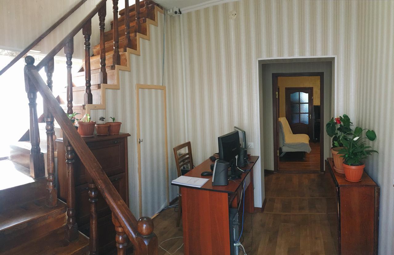 Holiday Hostel House Bişkek Dış mekan fotoğraf