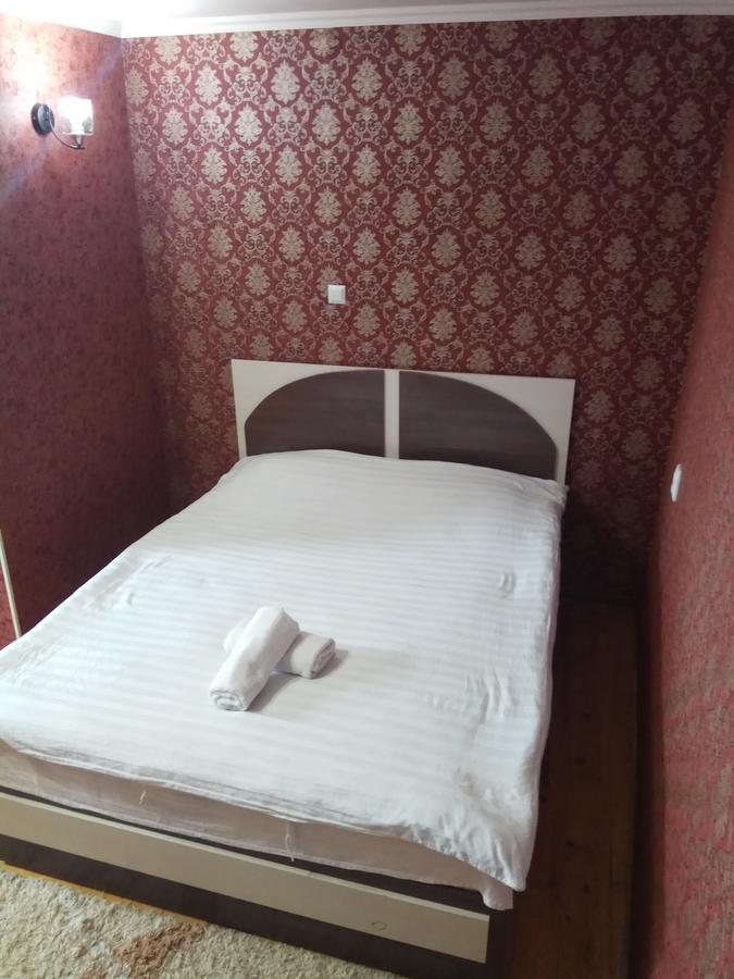 Holiday Hostel House Bişkek Dış mekan fotoğraf